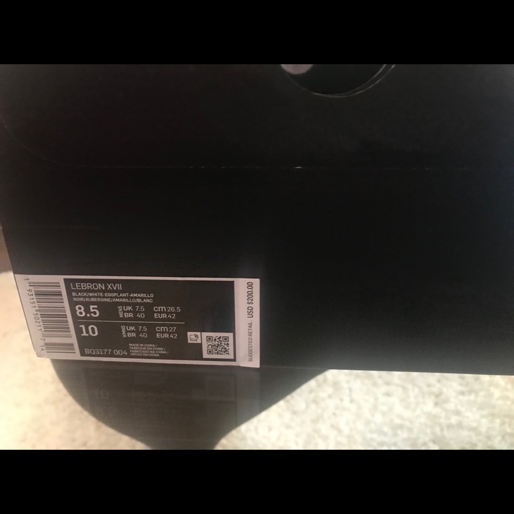 Nike Lebrons 17’s gently used, in great condition!